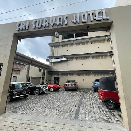 Sri Suryas Hotel Коломбо Екстер'єр фото